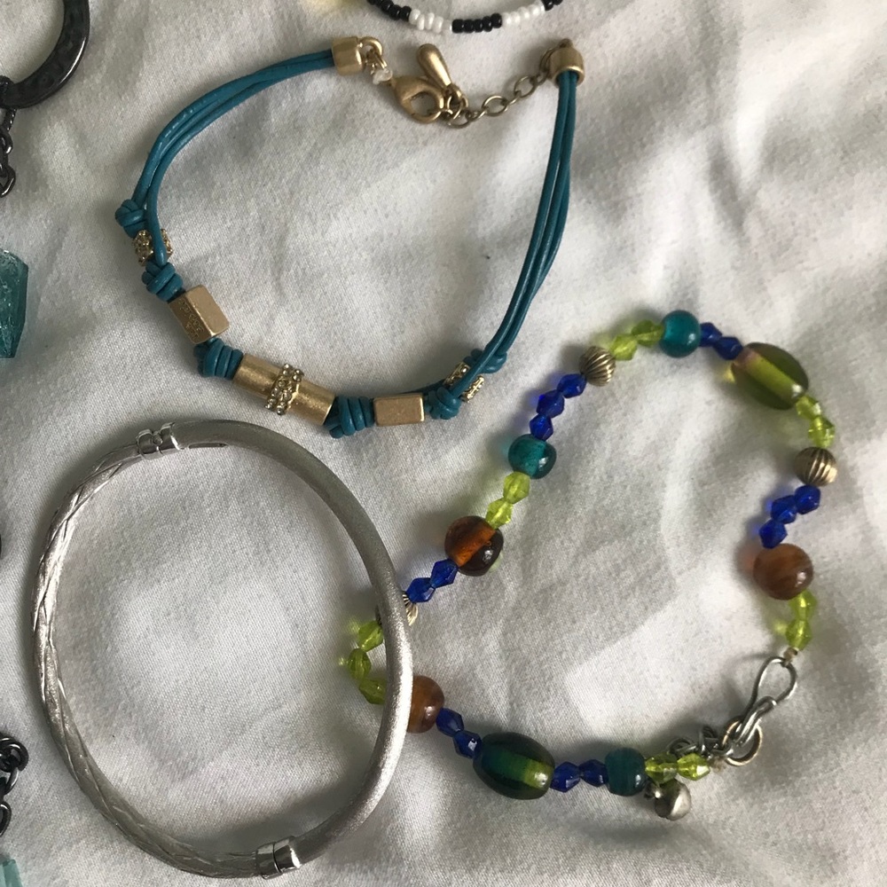 Random Jewelry Bundle - Picture 5 of 7